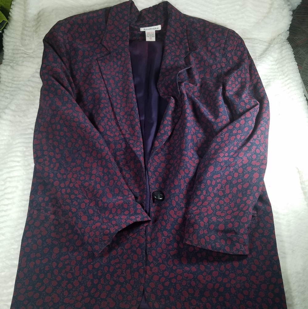 Awesome VTG Ann Taylor 100% silk blazer